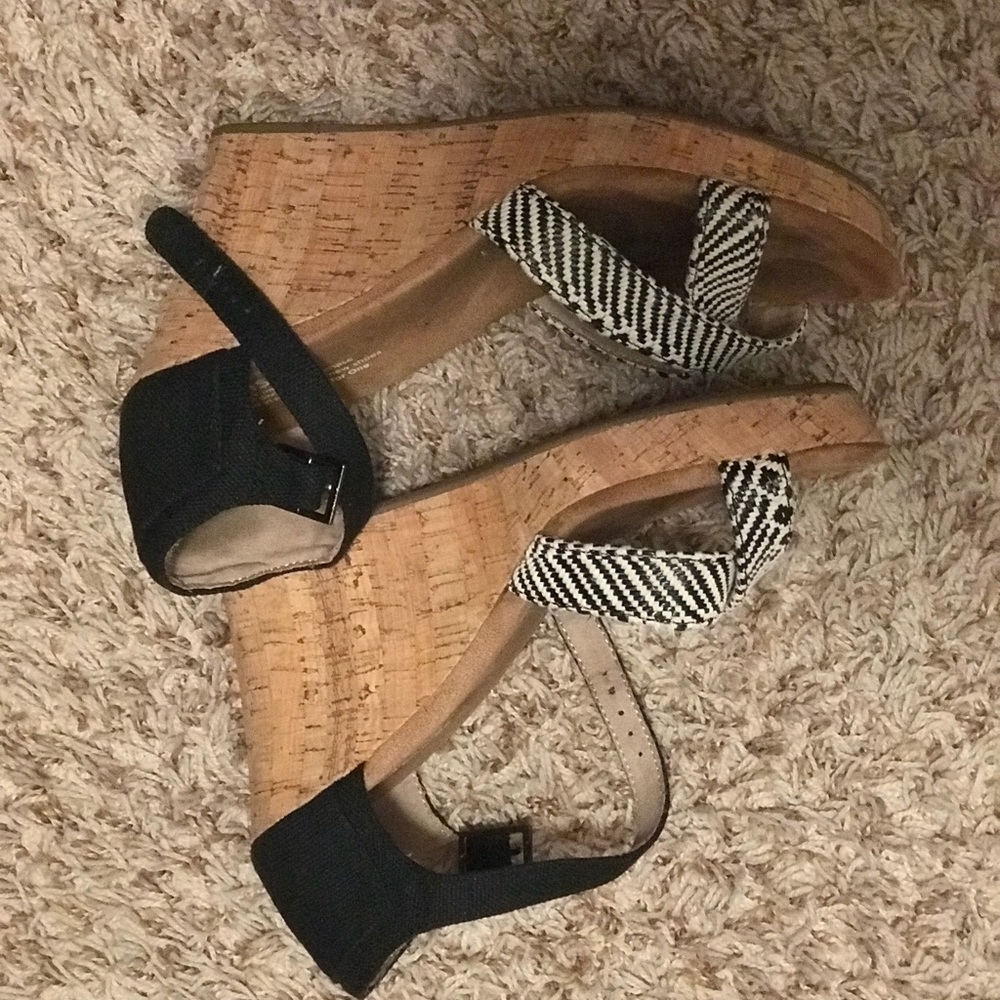 Toms Wedges - Picture 4 of 5